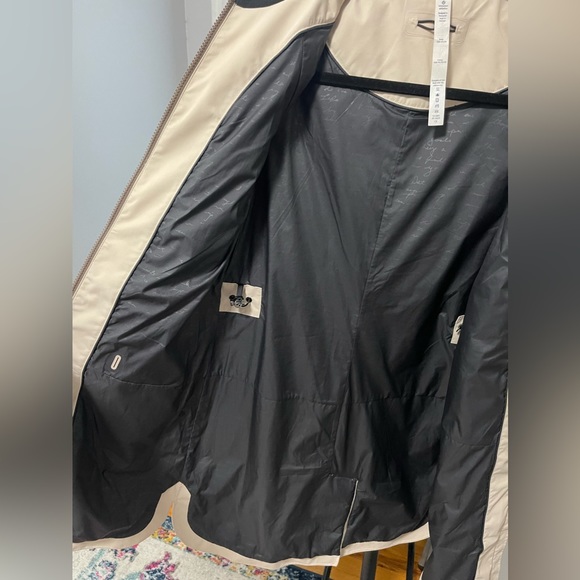Lululemon Definitely Raining Jacket - Picture 7 of 15